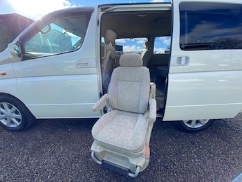 Used Nissan Elgrand 2018 for sale - 77572237: Photo