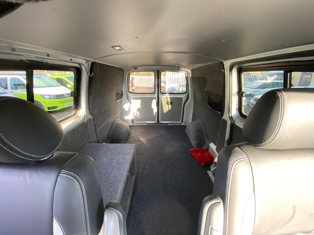 Used Volkswagen Transporter 2012 for sale - 77205368: Photo 46