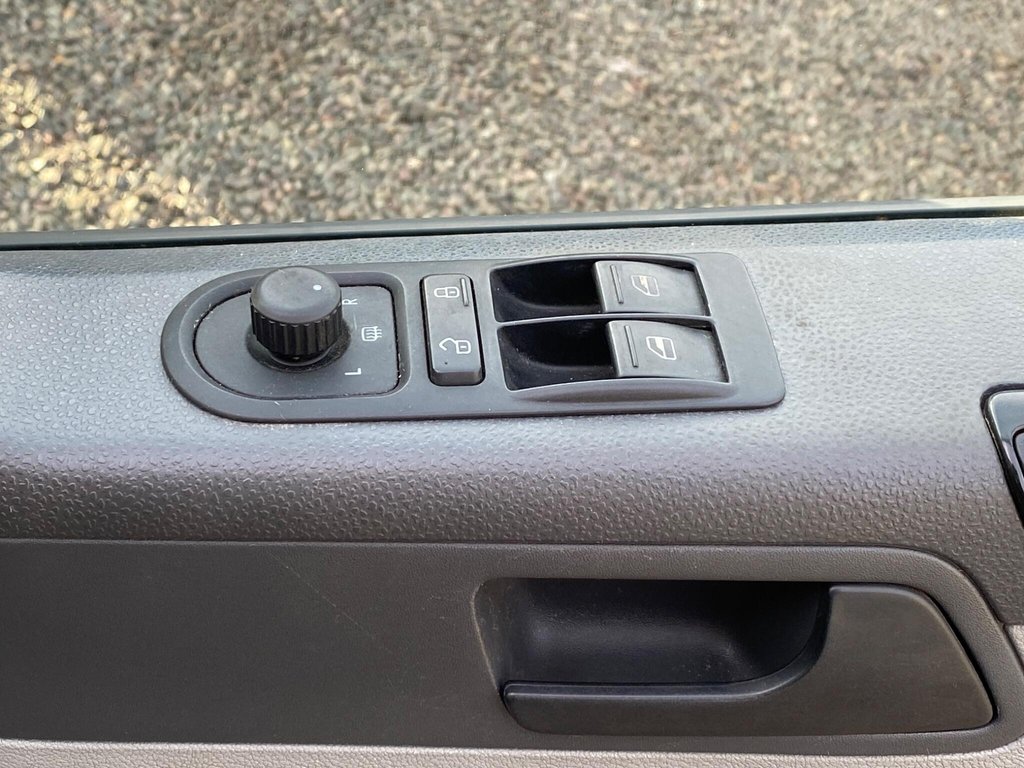 Used Volkswagen Transporter 2012 for sale - 77205368: Photo 47