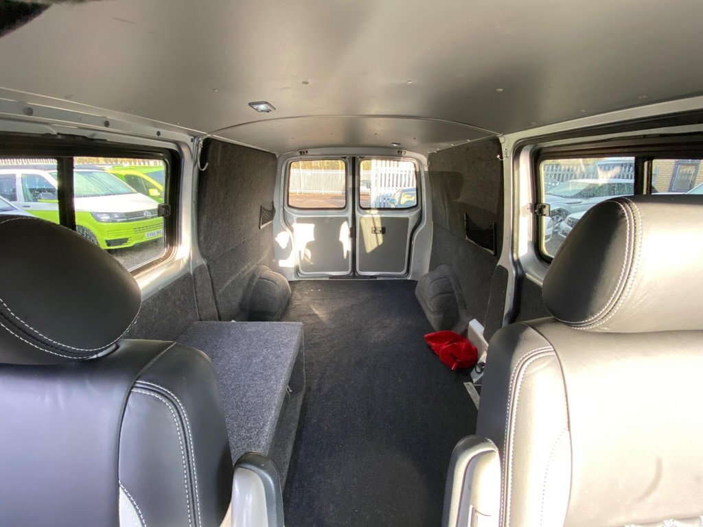 Used Volkswagen Transporter 2012 for sale - 77205368: Photo 9