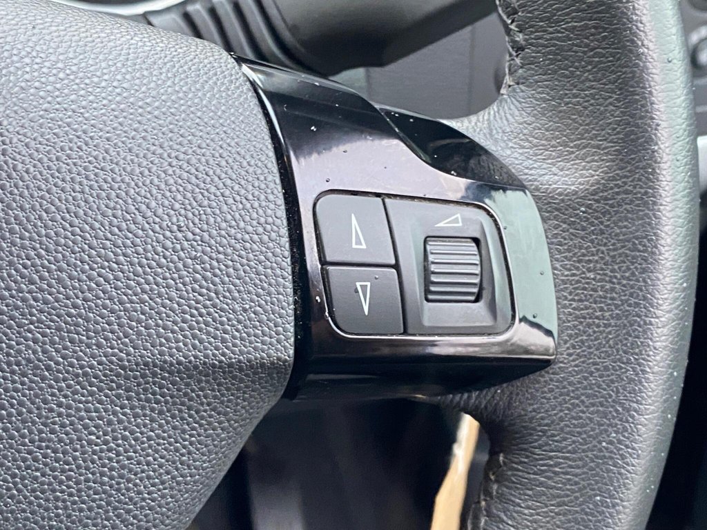 Used Vauxhall Zafira 2011 for sale - 77525824: Photo 43