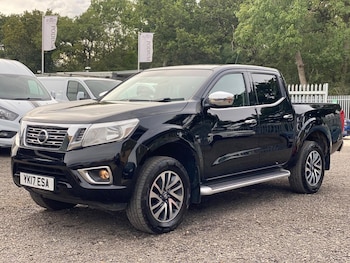 Used Nissan Navara 2017 for sale - 79472976: Photo