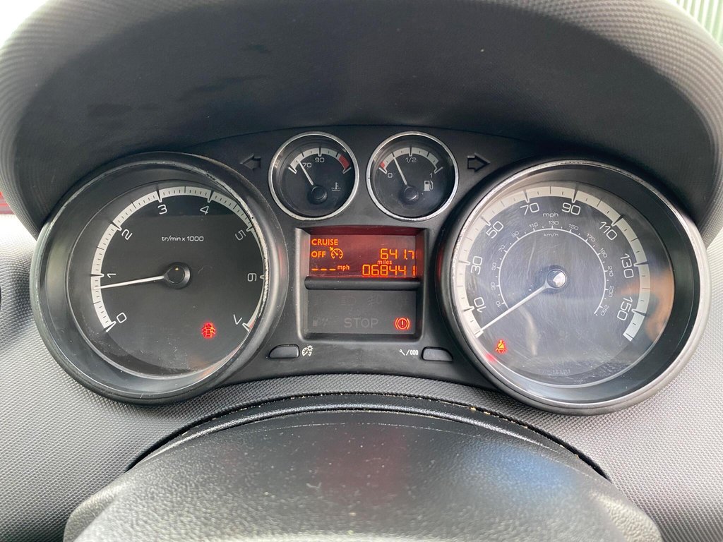 Used Peugeot 308 2011 for sale - 77397293: Photo 9