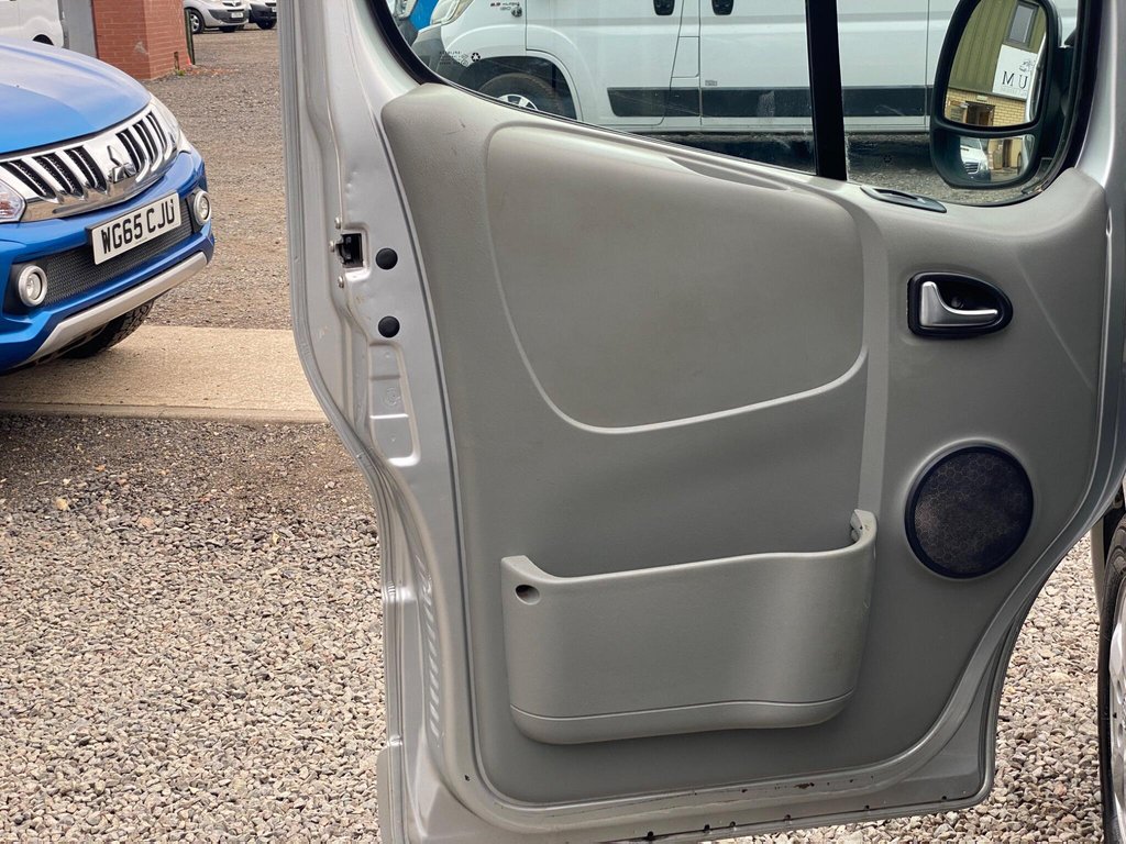 Used Vauxhall Vivaro 2011 for sale - 76248521: Photo 50