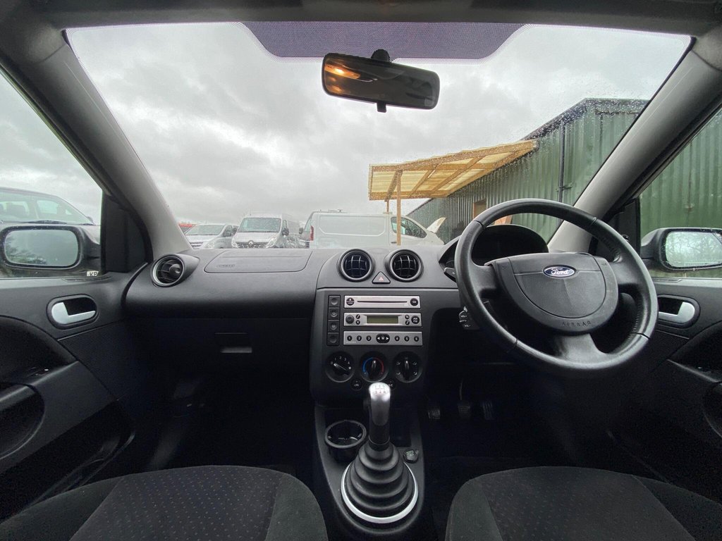 Used Ford Fiesta 2004 for sale - 77890887: Photo 11