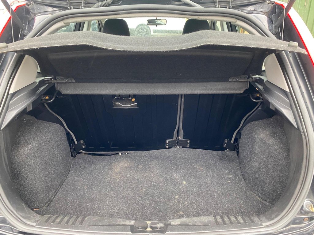 Used Ford Fiesta 2004 for sale - 77890887: Photo 14