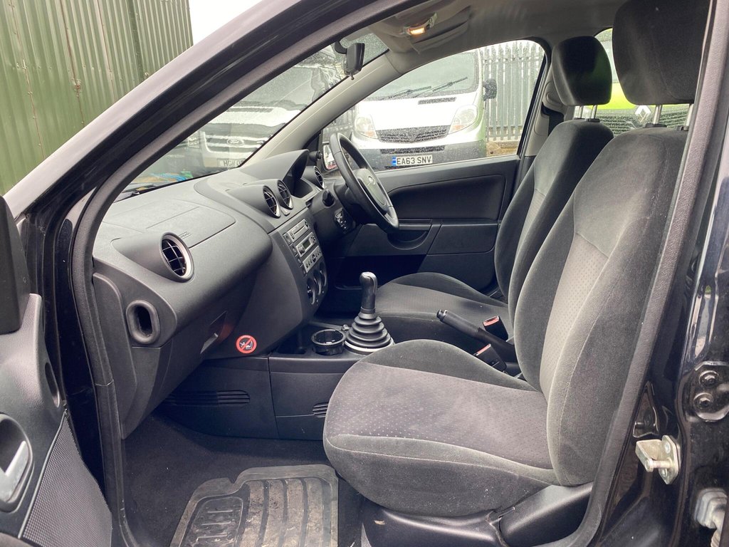 Used Ford Fiesta 2004 for sale - 77890887: Photo 16