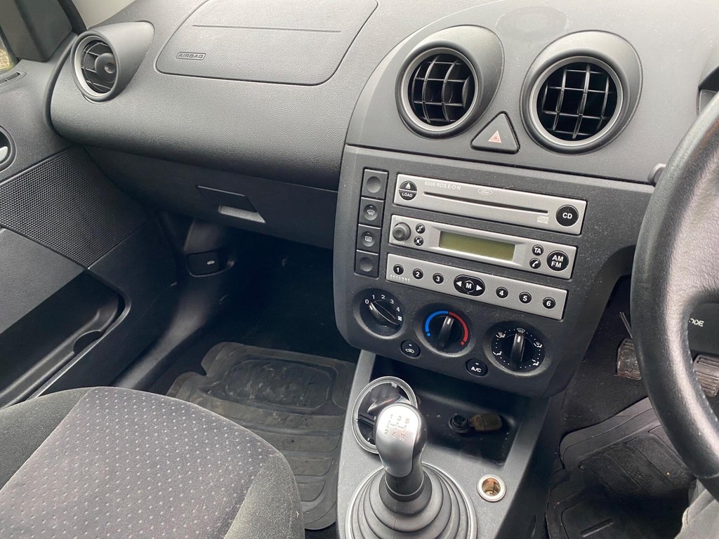 Used Ford Fiesta 2004 for sale - 77890887: Photo 30