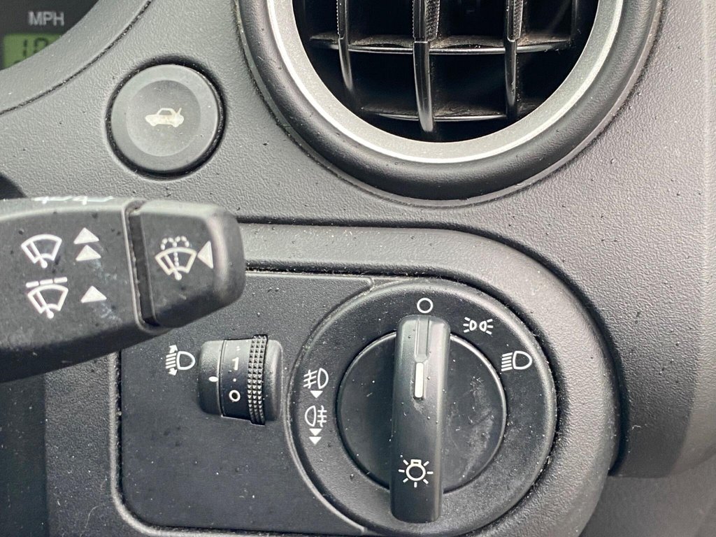 Used Ford Fiesta 2004 for sale - 77890887: Photo 35