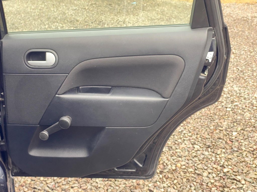 Used Ford Fiesta 2004 for sale - 77890887: Photo 39