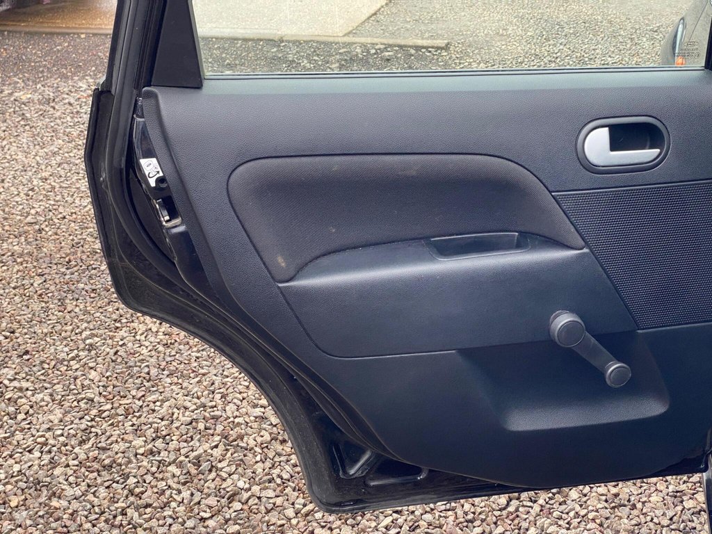 Used Ford Fiesta 2004 for sale - 77890887: Photo 45