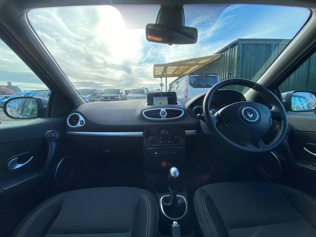 Used Renault Clio 2010 for sale - 77841315: Photo 12