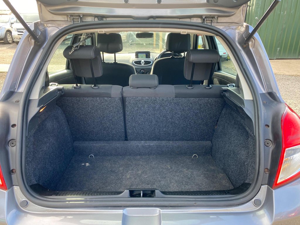 Used Renault Clio 2010 for sale - 77841315: Photo 15