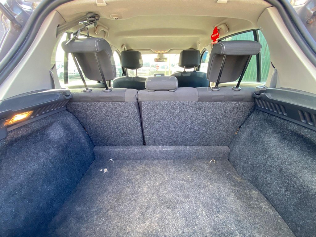 Used Renault Clio 2010 for sale - 77841315: Photo 16