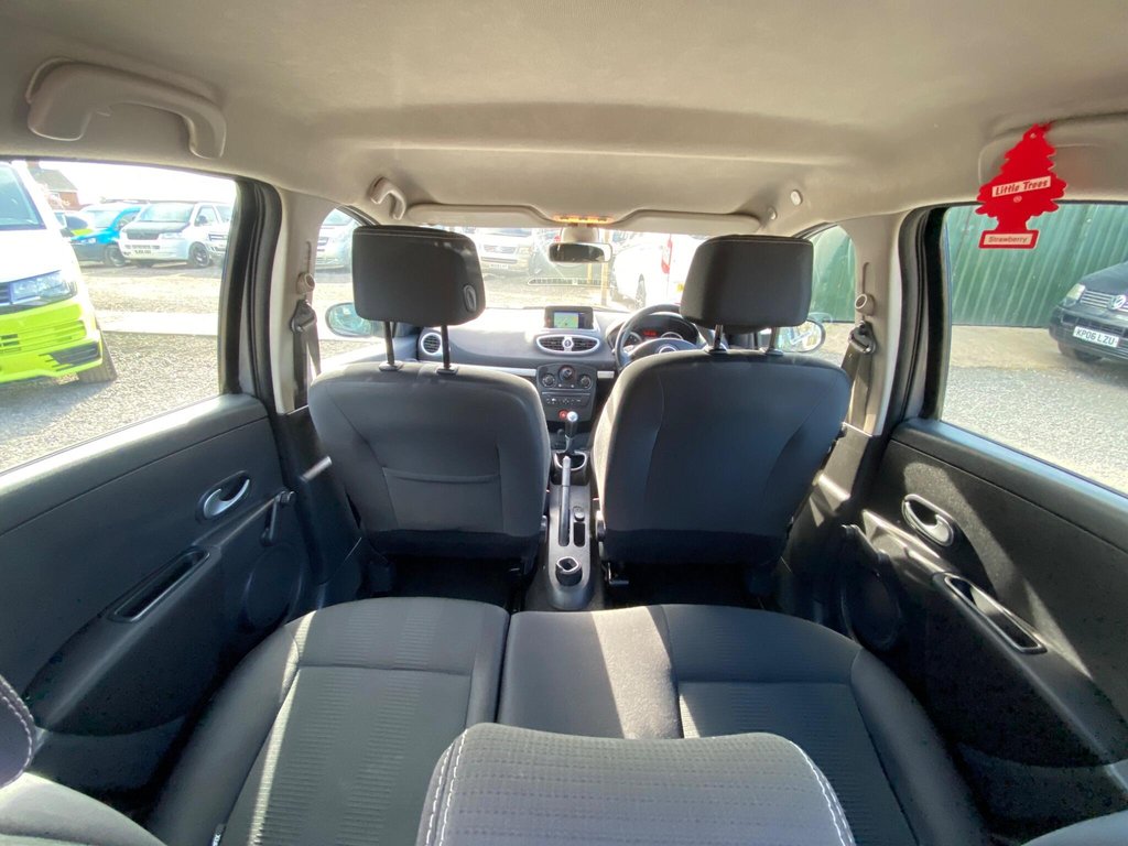 Used Renault Clio 2010 for sale - 77841315: Photo 17