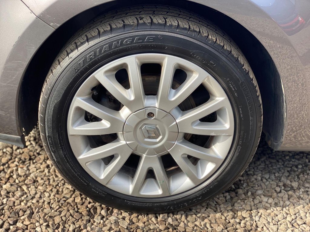 Used Renault Clio 2010 for sale - 77841315: Photo 21