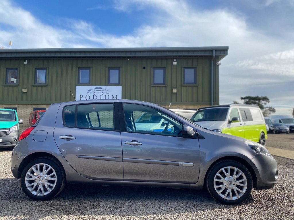 Used Renault Clio 2010 for sale - 77841315: Photo 26