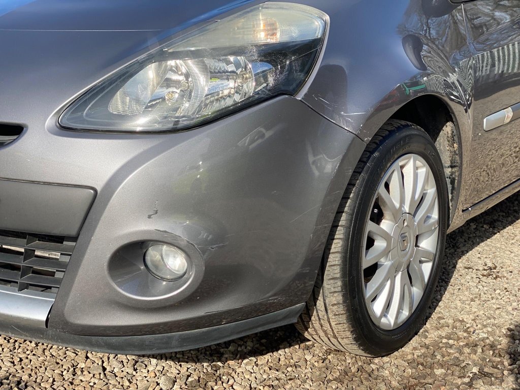 Used Renault Clio 2010 for sale - 77841315: Photo 29