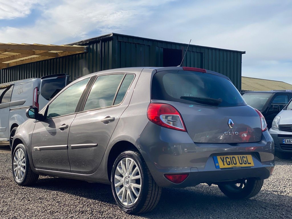 Used Renault Clio 2010 for sale - 77841315: Photo 4