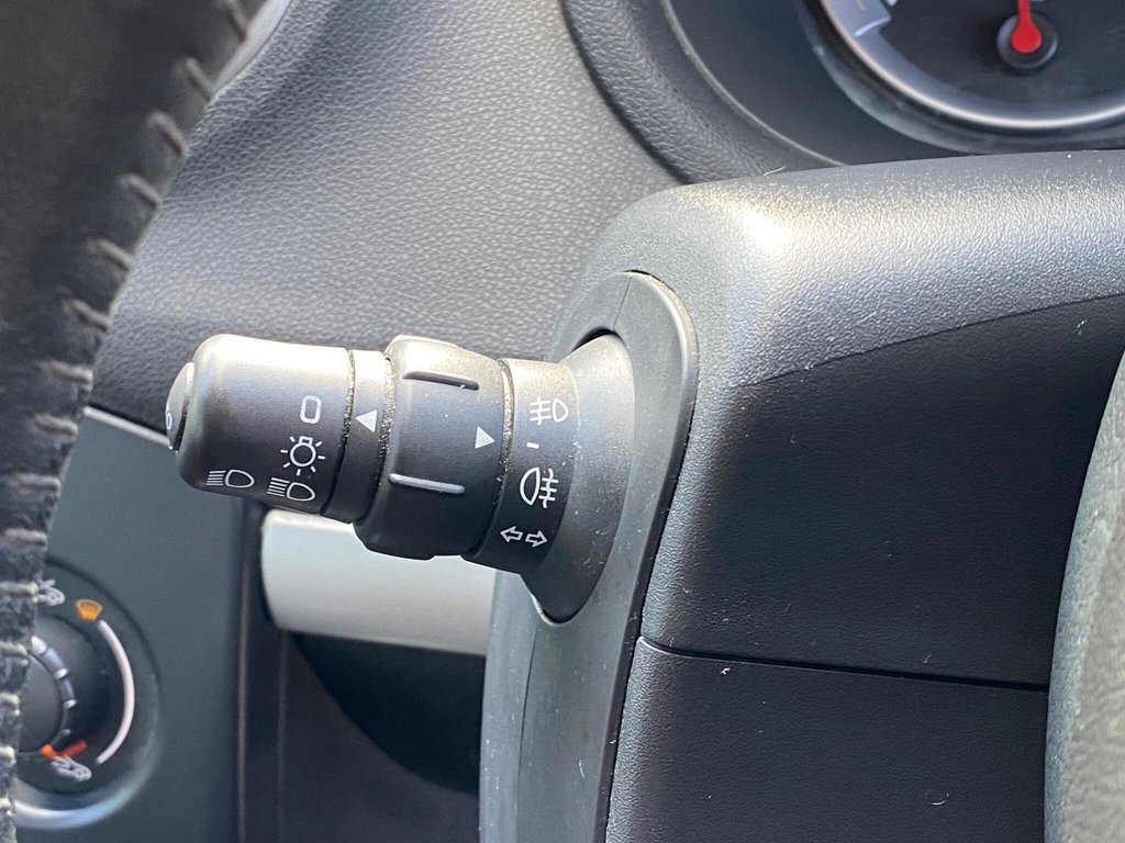 Used Renault Clio 2010 for sale - 77841315: Photo 41