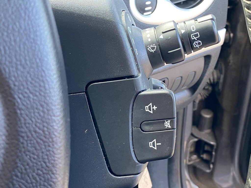 Used Renault Clio 2010 for sale - 77841315: Photo 44