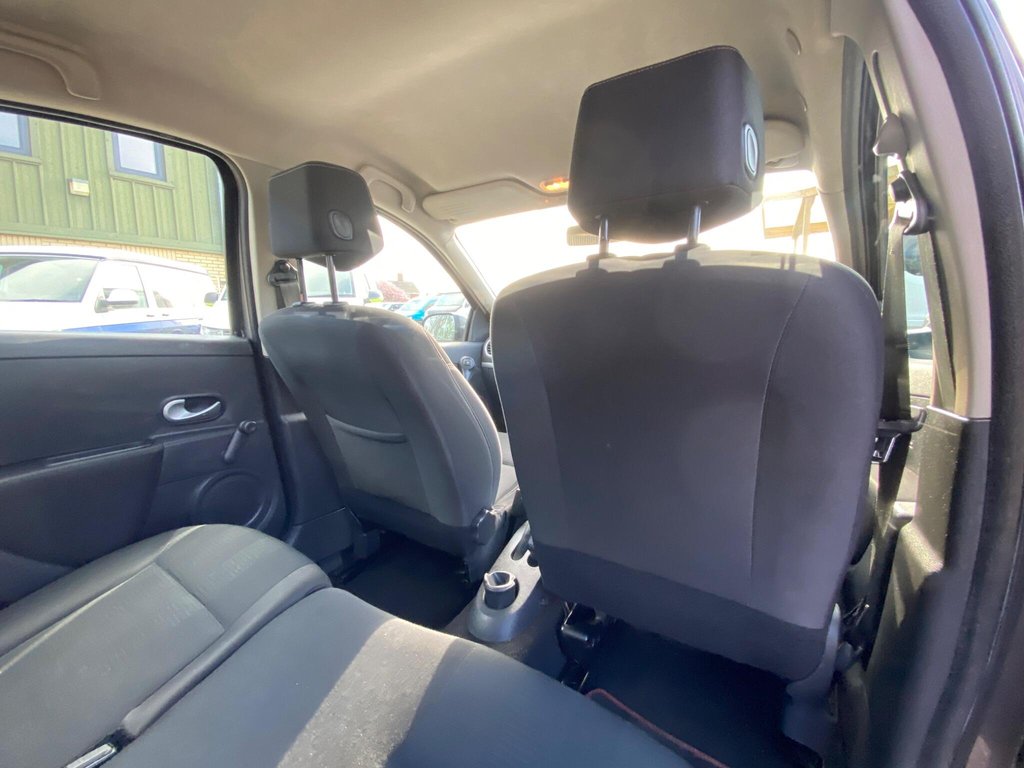 Used Renault Clio 2010 for sale - 77841315: Photo 47