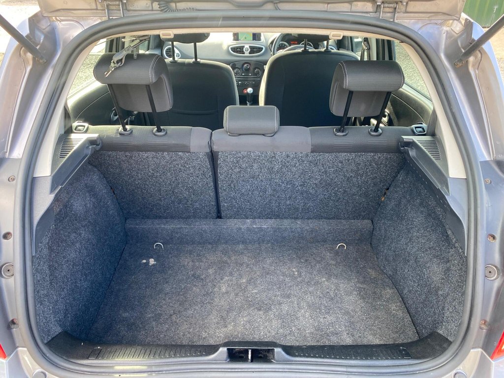 Used Renault Clio 2010 for sale - 77841315: Photo 50