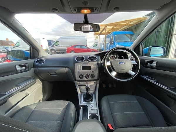 Used Ford Focus 2010 for sale - 76309431: Photo 11