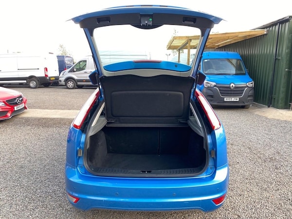 Used Ford Focus 2010 for sale - 76309431: Photo 15