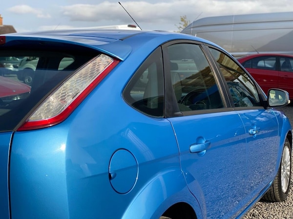 Used Ford Focus 2010 for sale - 76309431: Photo 30