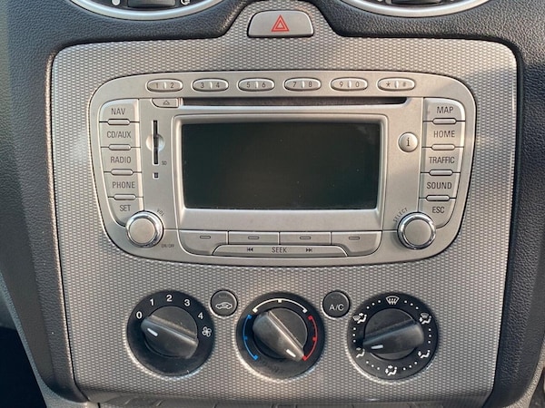 Used Ford Focus 2010 for sale - 76309431: Photo 33