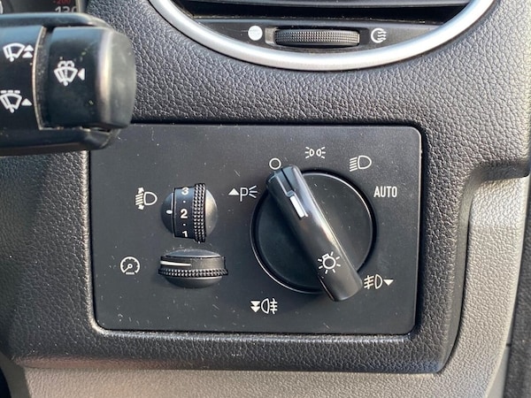 Used Ford Focus 2010 for sale - 76309431: Photo 40