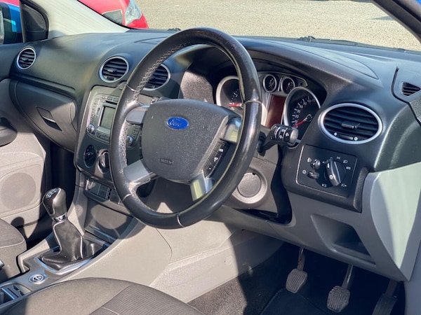 Used Ford Focus 2010 for sale - 76309431: Photo 7