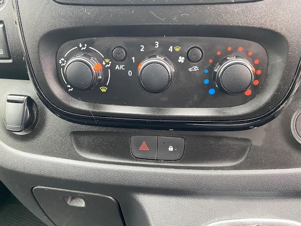 Used Vauxhall Vivaro 2017 for sale - 76250087: Photo 27