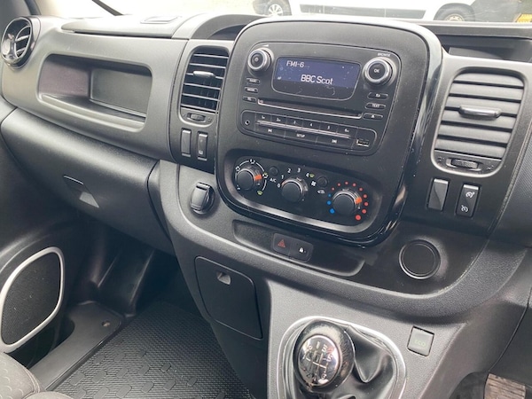 Used Vauxhall Vivaro 2017 for sale - 76250087: Photo 8