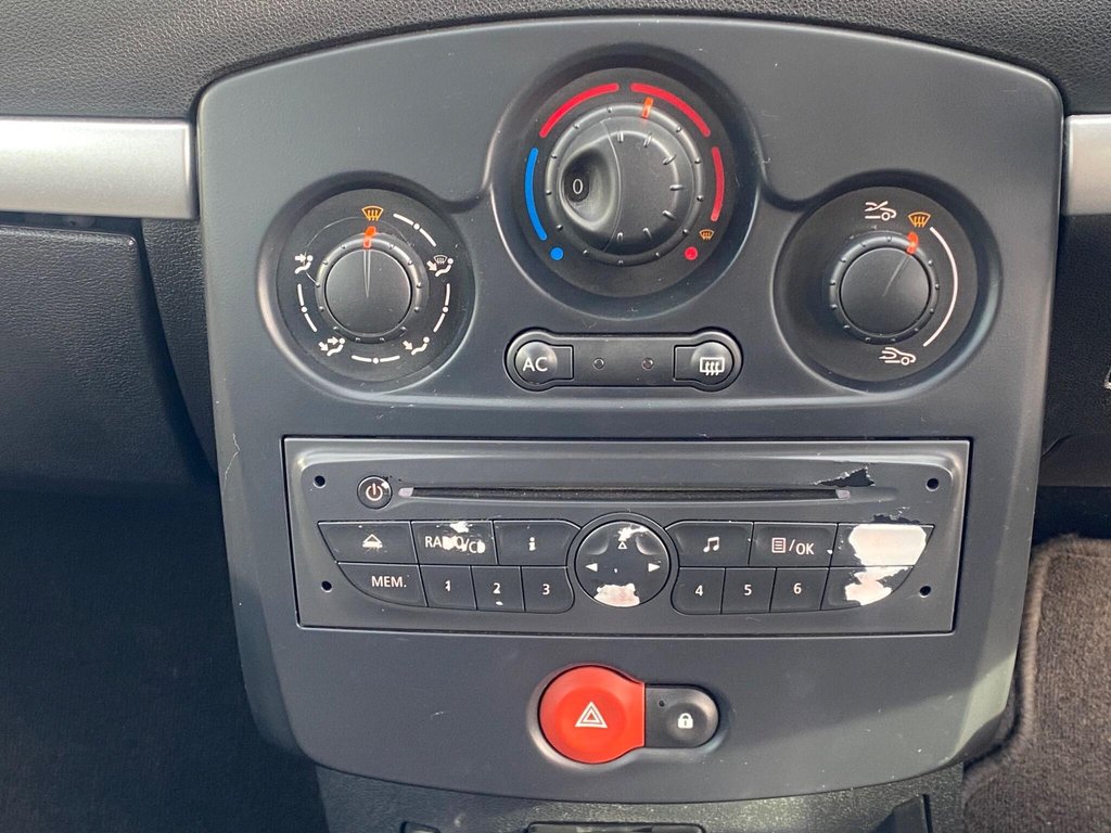 Used Renault Clio 2009 for sale - 78134291: Photo 32