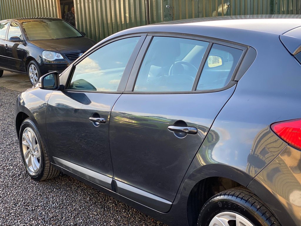 Used Renault Megane 2012 for sale - 77018149: Photo 31