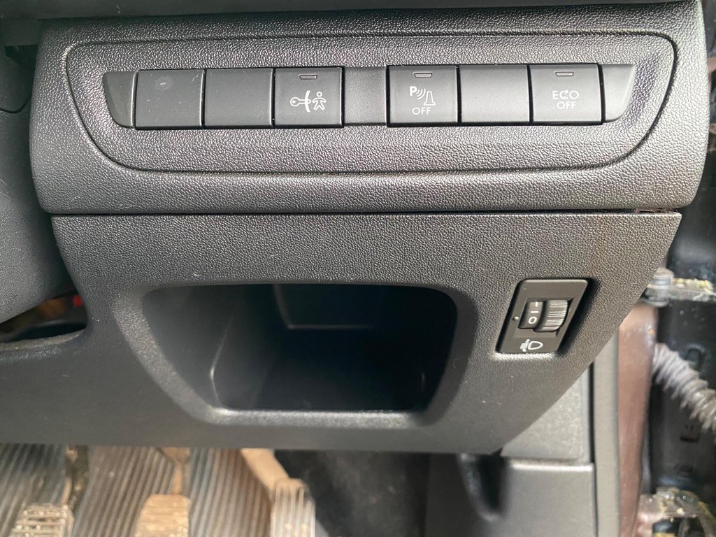 Used Peugeot 2008 2013 for sale - 77018124: Photo 40