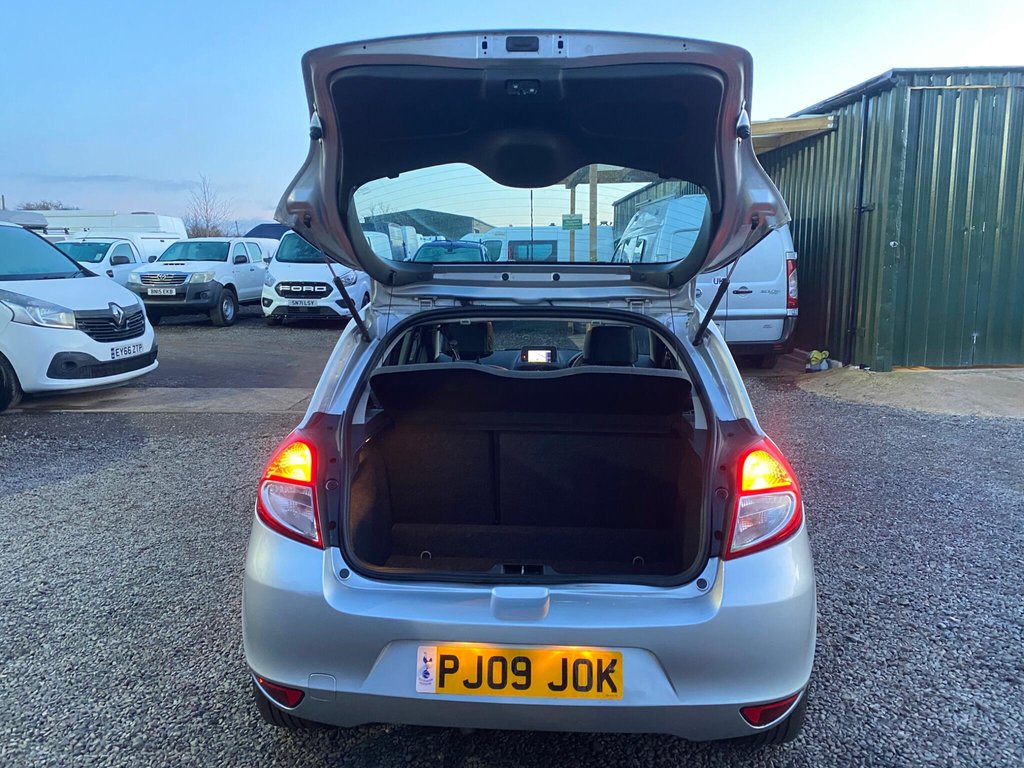 Used Renault Clio 2012 for sale - 77161494: Photo 11