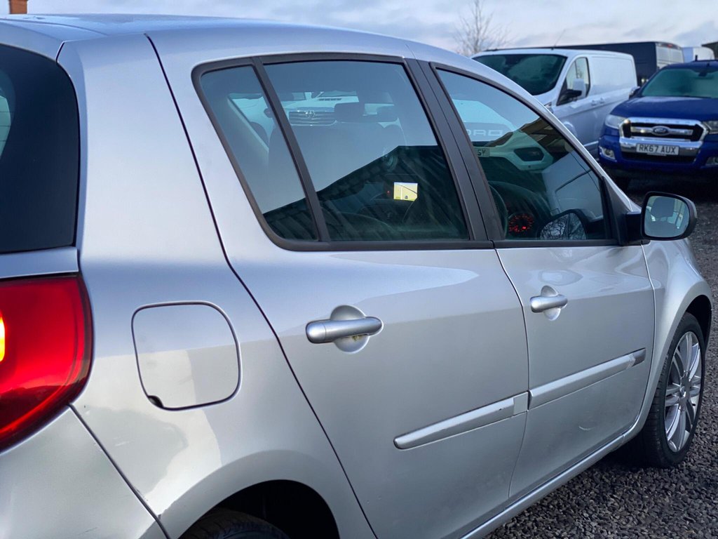 Used Renault Clio 2012 for sale - 77161494: Photo 30