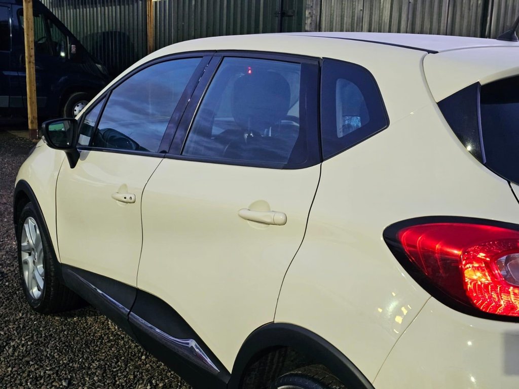 Used Renault Captur 2015 for sale - 77236467: Photo 14