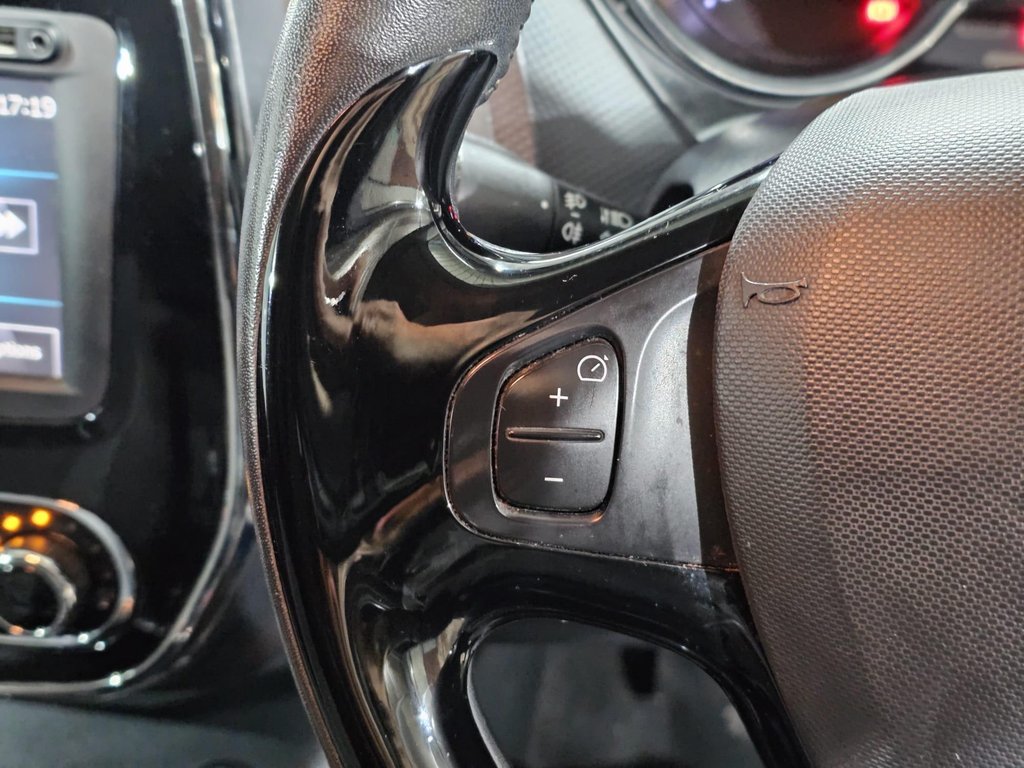 Used Renault Captur 2015 for sale - 77236467: Photo 33