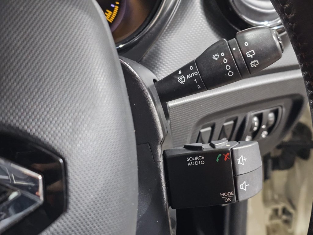 Used Renault Captur 2015 for sale - 77236467: Photo 34