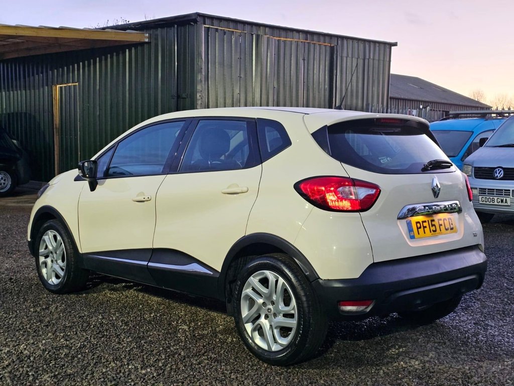 Used Renault Captur 2015 for sale - 77236467: Photo 4