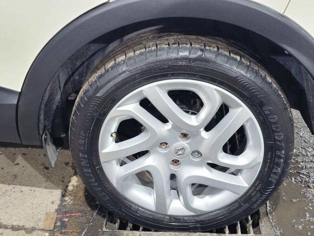 Used Renault Captur 2015 for sale - 77236467: Photo 42