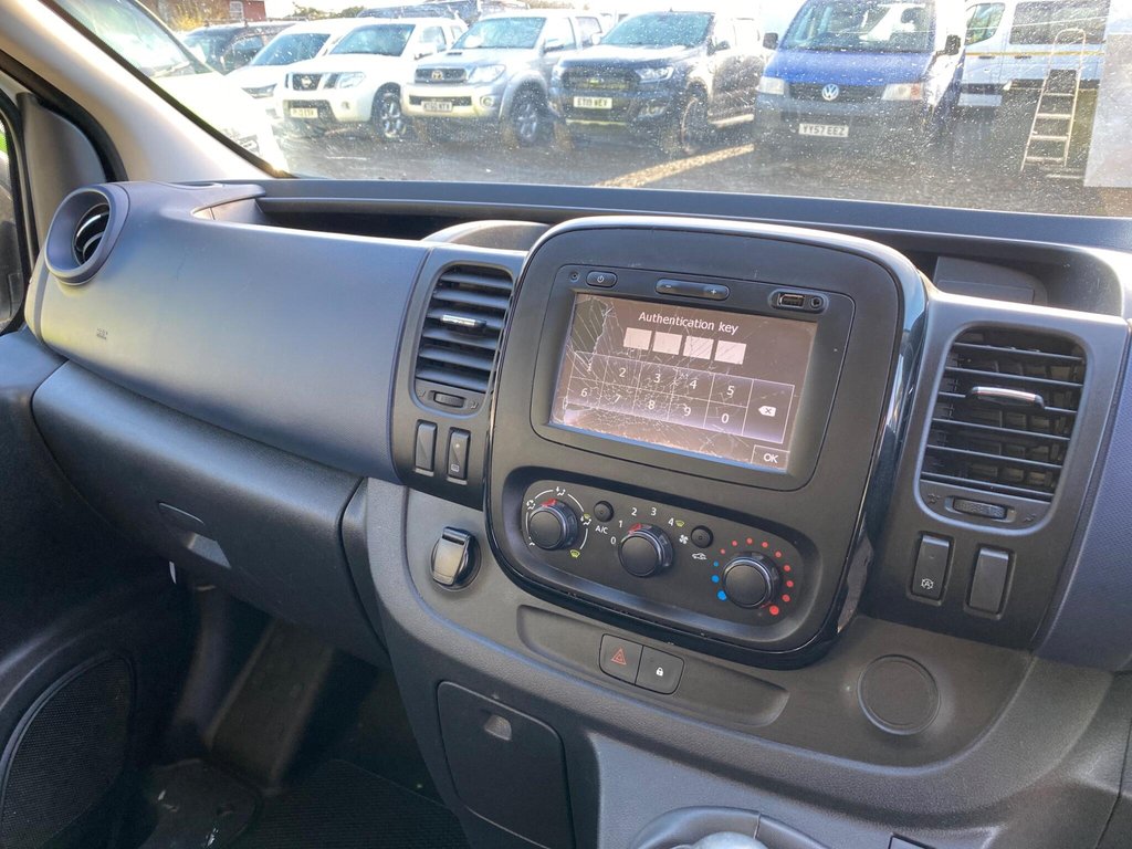 Used Vauxhall Vivaro 2019 for sale - 77668886: Photo 8