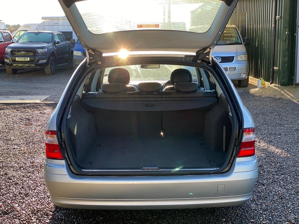 Used Mercedes-Benz E Class 2005 for sale - 76698546: Photo 12