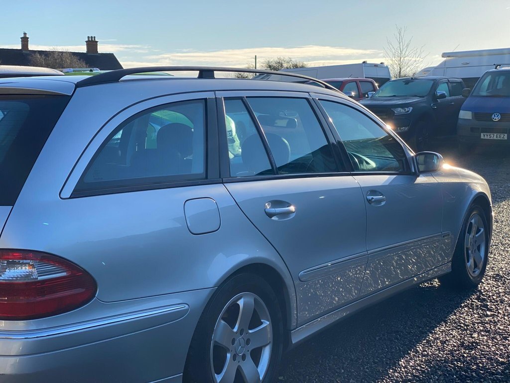 Used Mercedes-Benz E Class 2005 for sale - 76698546: Photo 29