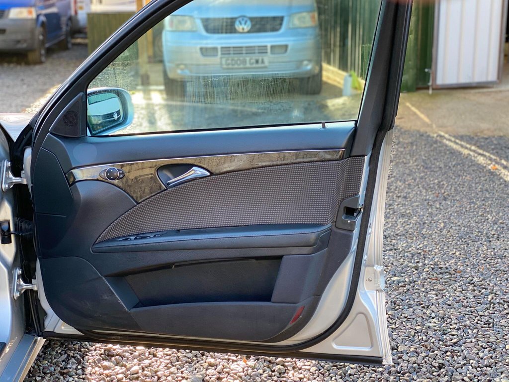 Used Mercedes-Benz E Class 2005 for sale - 76698546: Photo 44