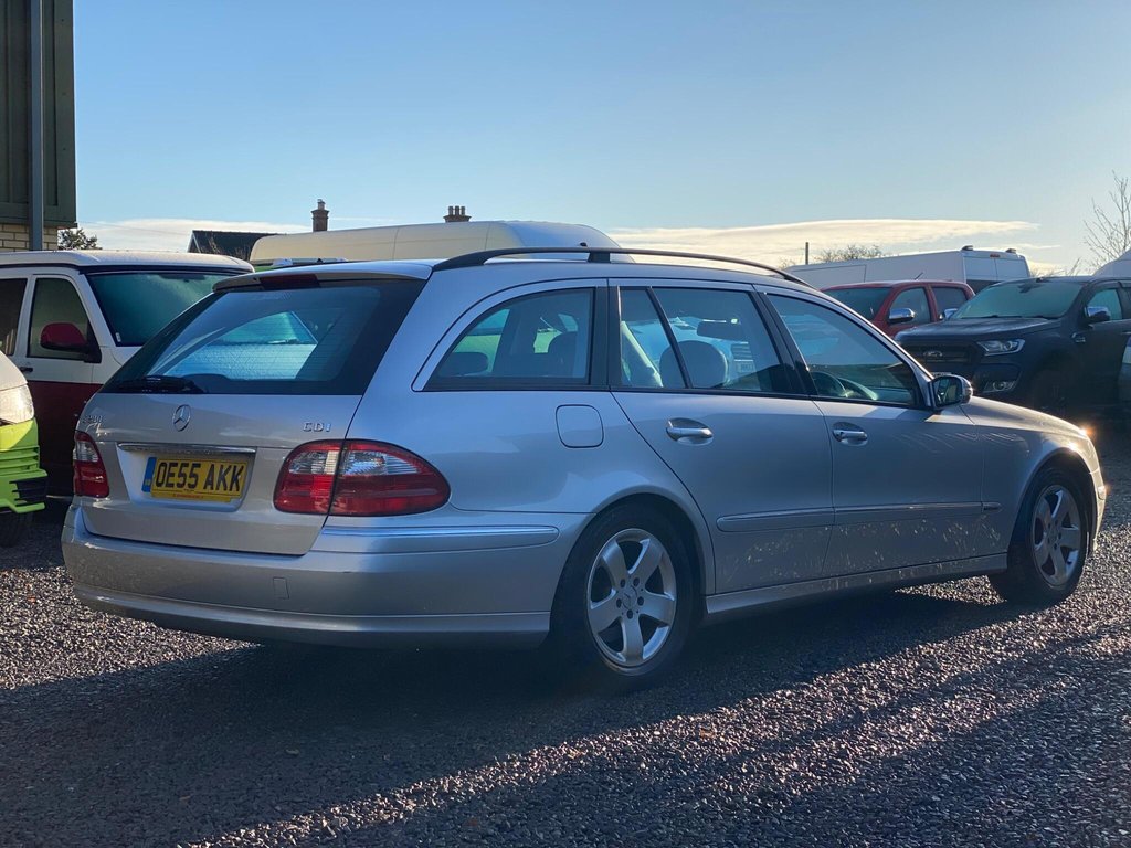 Used Mercedes-Benz E Class 2005 for sale - 76698546: Photo 5